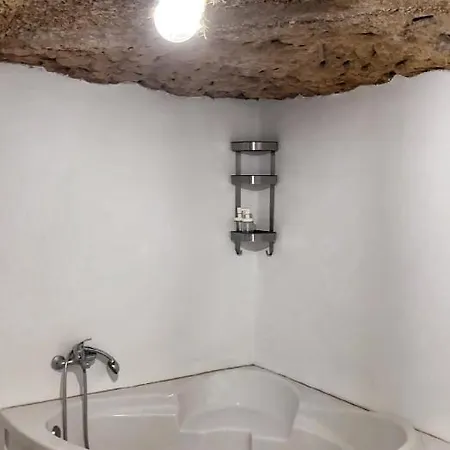 Arico Cave Experience Bencomo Camping *
